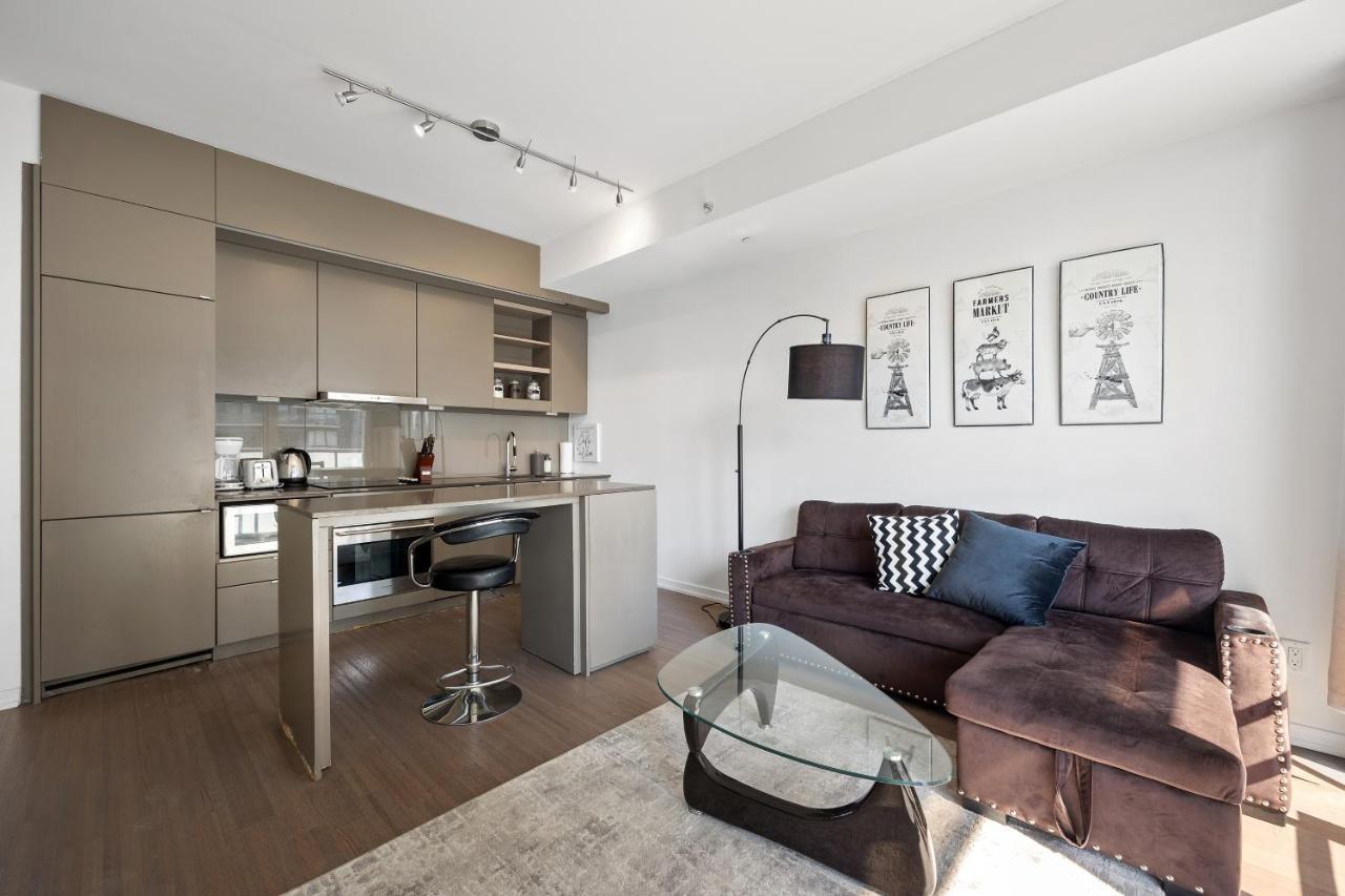 Modern Condo In The Heart Of Downtown Toronto Bagian luar foto